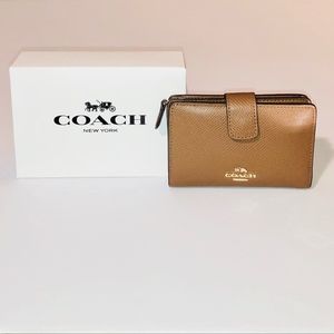 COACH bifold wallet w/snap - brown leather w/gold